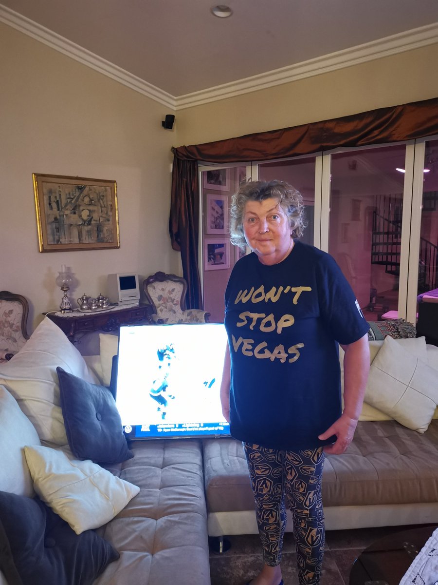 Marco_Benvenuti's tweet image. My mom wasn't messing around @GoldenKnights #VGKWorldWide #FortressAtHome #wontstopvegas @SinBinVegas