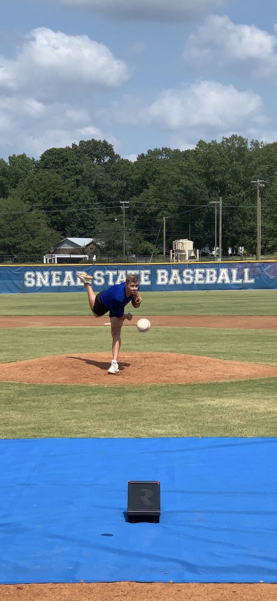 SneadBaseball's tweet photo. It’s great to be back on the field and have former #Parson and #MLBDraft pick @FamousAmos14_ back on the mound and testing out our new pitching technology - @rapsodo. Thank you, Amos, for taking the time to share your insight with the #Parsons. #ProParson #ParsonUp #FamousAmos ⚾️ https://t.co/xnRskIlWo7