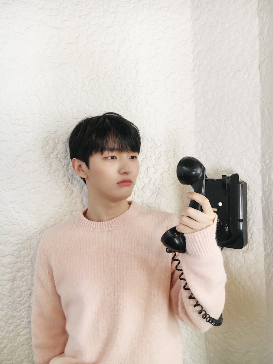 saedue's tweet photo. 쿠쿠데이 이거.. 저 날 아니냐..
홍**이 환장하는 윤지성사진 베스트 38안에 들어가는 https://t.co/09vi6DhqJR