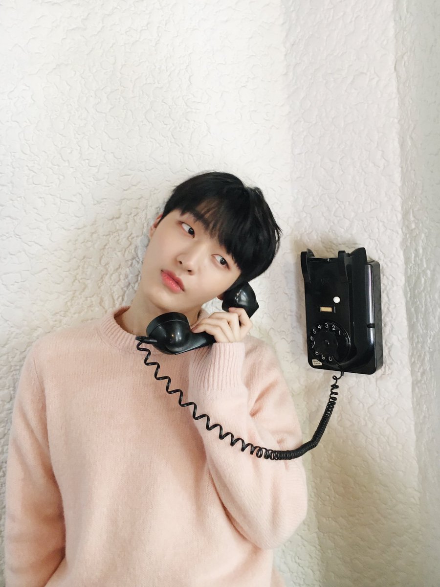 saedue's tweet photo. 쿠쿠데이 이거.. 저 날 아니냐..
홍**이 환장하는 윤지성사진 베스트 38안에 들어가는 https://t.co/09vi6DhqJR