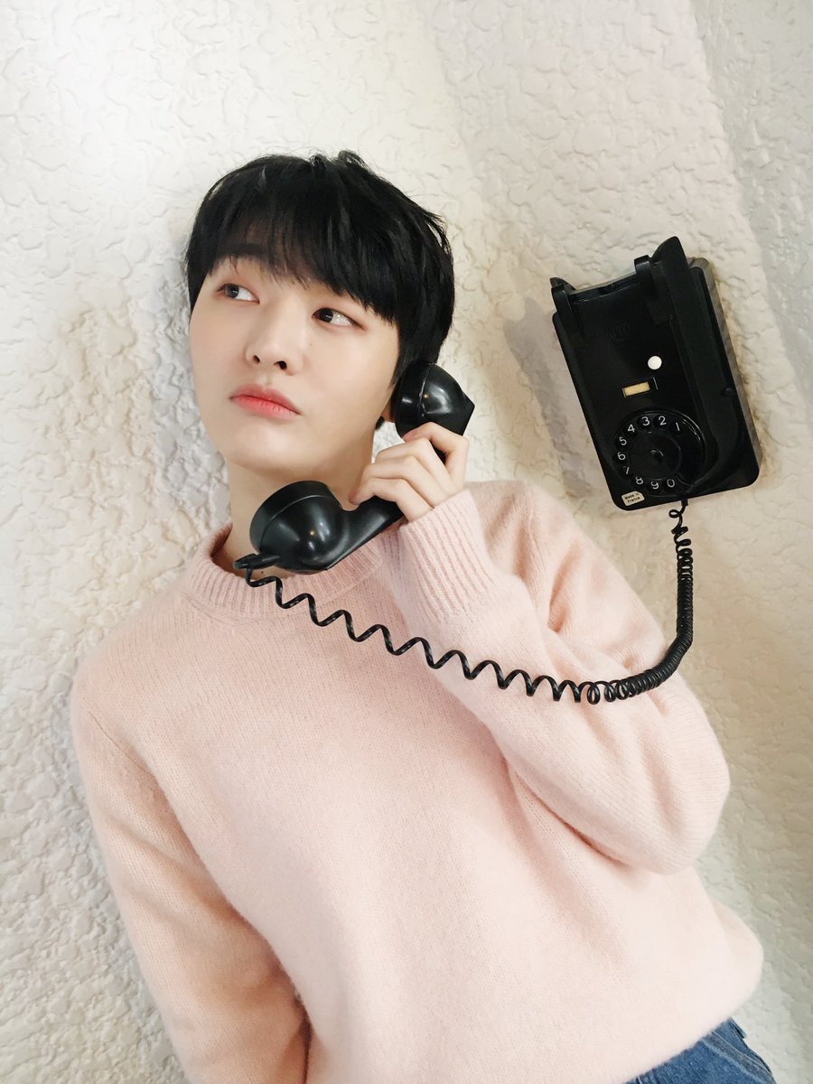 saedue's tweet photo. 쿠쿠데이 이거.. 저 날 아니냐..
홍**이 환장하는 윤지성사진 베스트 38안에 들어가는 https://t.co/09vi6DhqJR
