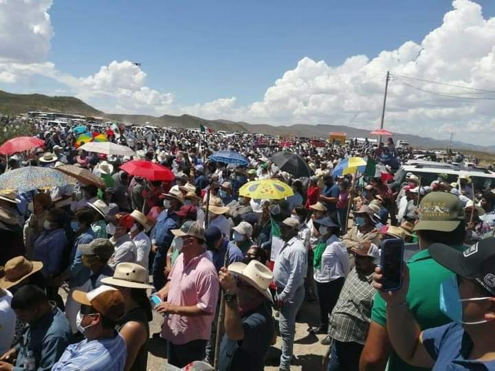 jpmz63's tweet photo. Lo que está pasando en Boquilla, Chihuahua, México, es una verdadera locura, los agricultores se están enfrentando a la guardia nacional por el agua.

Este suceso debería ser noticia nacional Y @lopezobrador_ lo califica como que buscan votos. Cuando hará frente a los problemas. https://t.co/IDXMXAqfV5