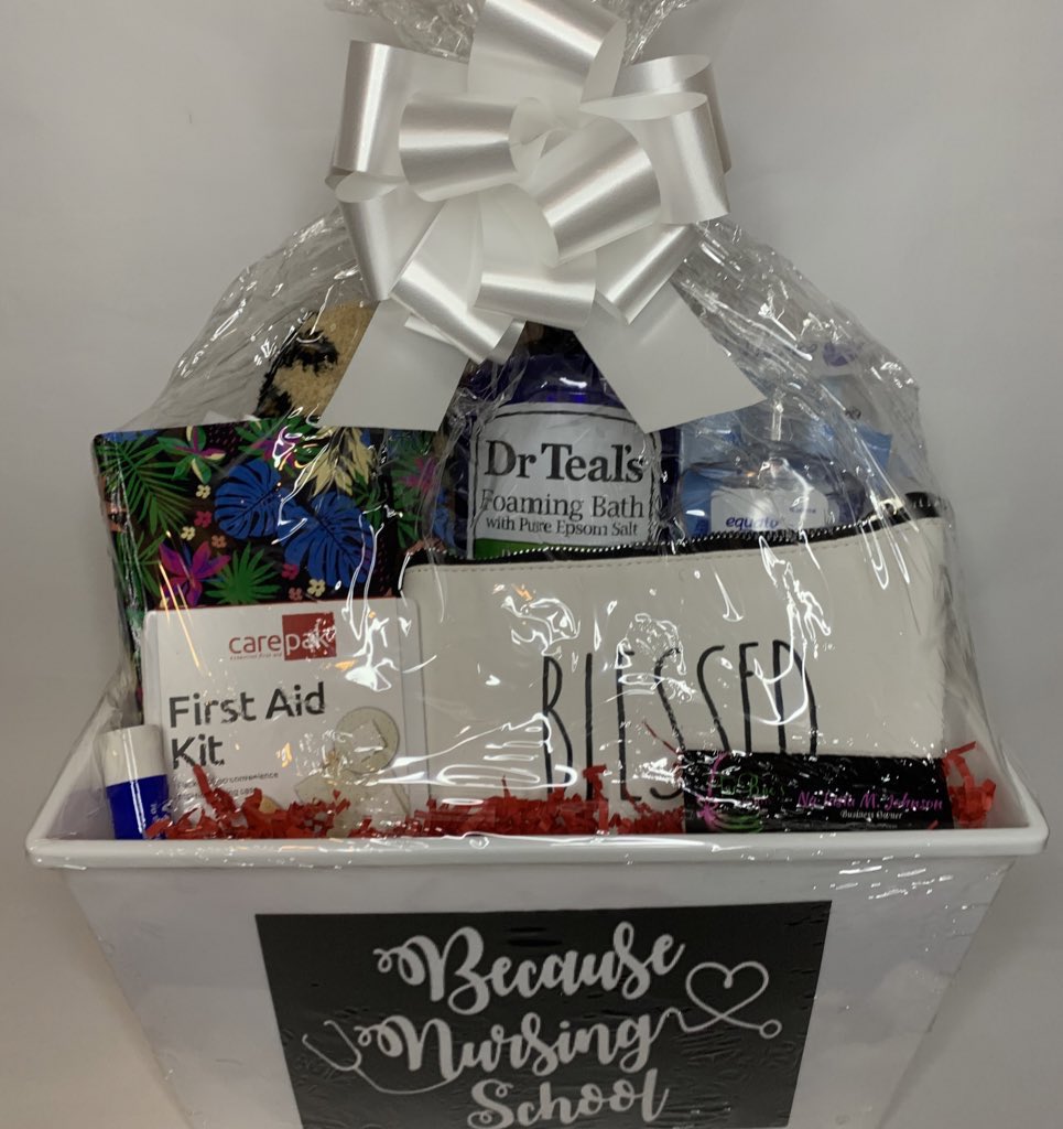 basKetsbyTaeBae's tweet photo. Nursing School Care Package💉📚
•
•
•
Motivate your friend in nursing school to keep going by gifting them with a care basket.
•
•
•
#taebaebaskets #selfcare #selflove #relaxation #relaxday #drteals #giftbaskets #basketforalloccassions #nogiftnoproblem https://t.co/mzxxeSPc1j