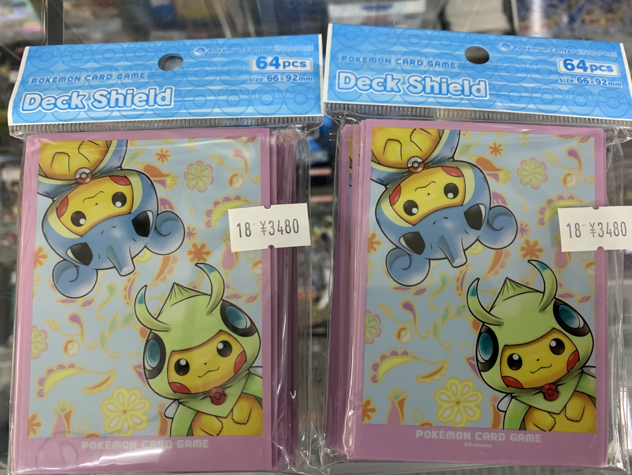 تويتر 秋葉原チェルモ Cherumoakiba على تويتر ポケモンカード ポケモンセンターシンガポール 一周年記念 セレビィ ラプラス ピカチュウ ポンチョ スリーブ デッキシールド 入荷致しました 税込3480円で店頭にて販売中です T Co 0zpdiyger9