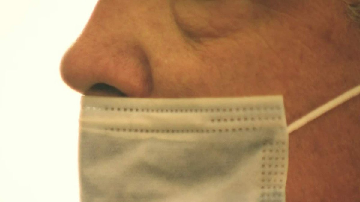 tayw0w's tweet photo. So many people showing nose these days like PUT THAT AWAY I feel violated https://t.co/fdEf8TaDiX