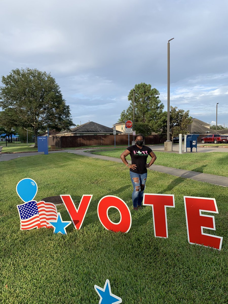 OrjanelLewis's tweet photo. Very successful voter registration this evening in Fort Bend County! Got 49 people registered the vote. Applicants drove up, got their application, completed it and mailed it immediately! They learned about @FtBendDems and school board candidates! I โค๏ธ๐ it! #precinctchair https://t.co/HHvwFLpPxm