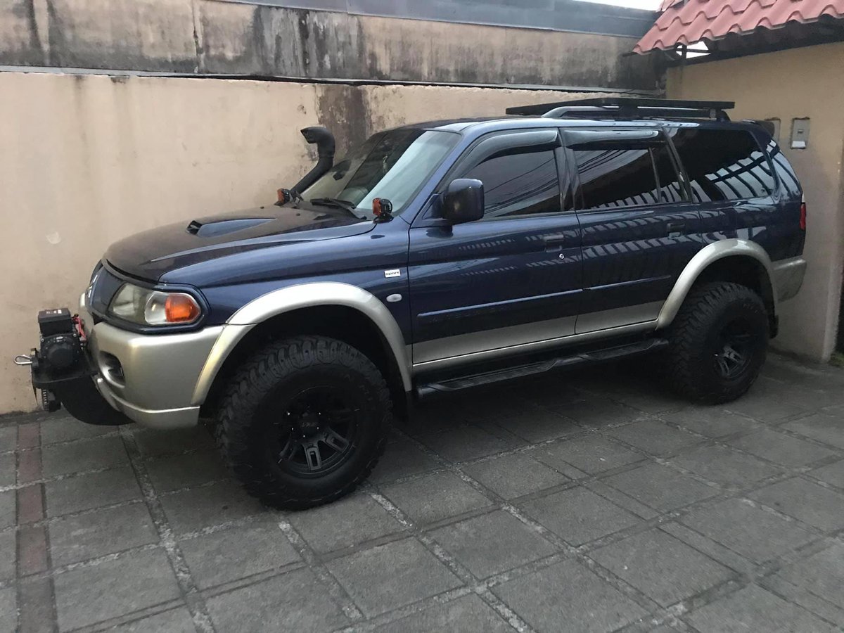 Le acaban de robar el carro a un amigo de un taller en barrio el molino de Cartago 😭 pero dicen que ya lo vieron salir de Cartago hacia San José por favor si alguien lo ve por favor comunicarse al tel. 87345795 o al 911. Les agradezco RT
