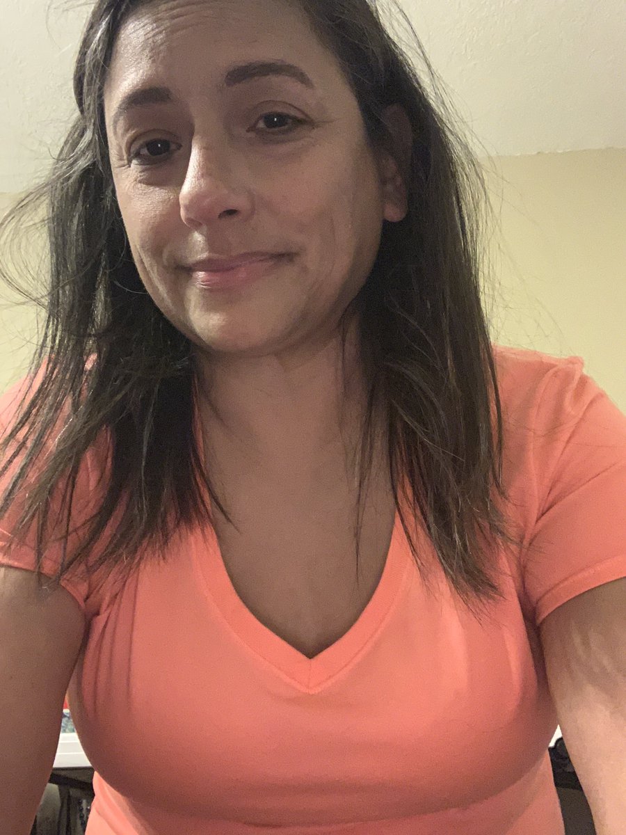 StovallMS_SSIS's tweet photo. Smiling through the pain! Good workout! 30 min of pushing myself farther, getting stronger every day. There’s a saying about puking, right? Well, I’m there. @3dotjuan @pastorjezer @StovallMS_AISD @GadgetSGarcia #RachelWorksOut #RachelReInvented #stovallsuccess #diabeteswarrior https://t.co/iFAF0fehYI