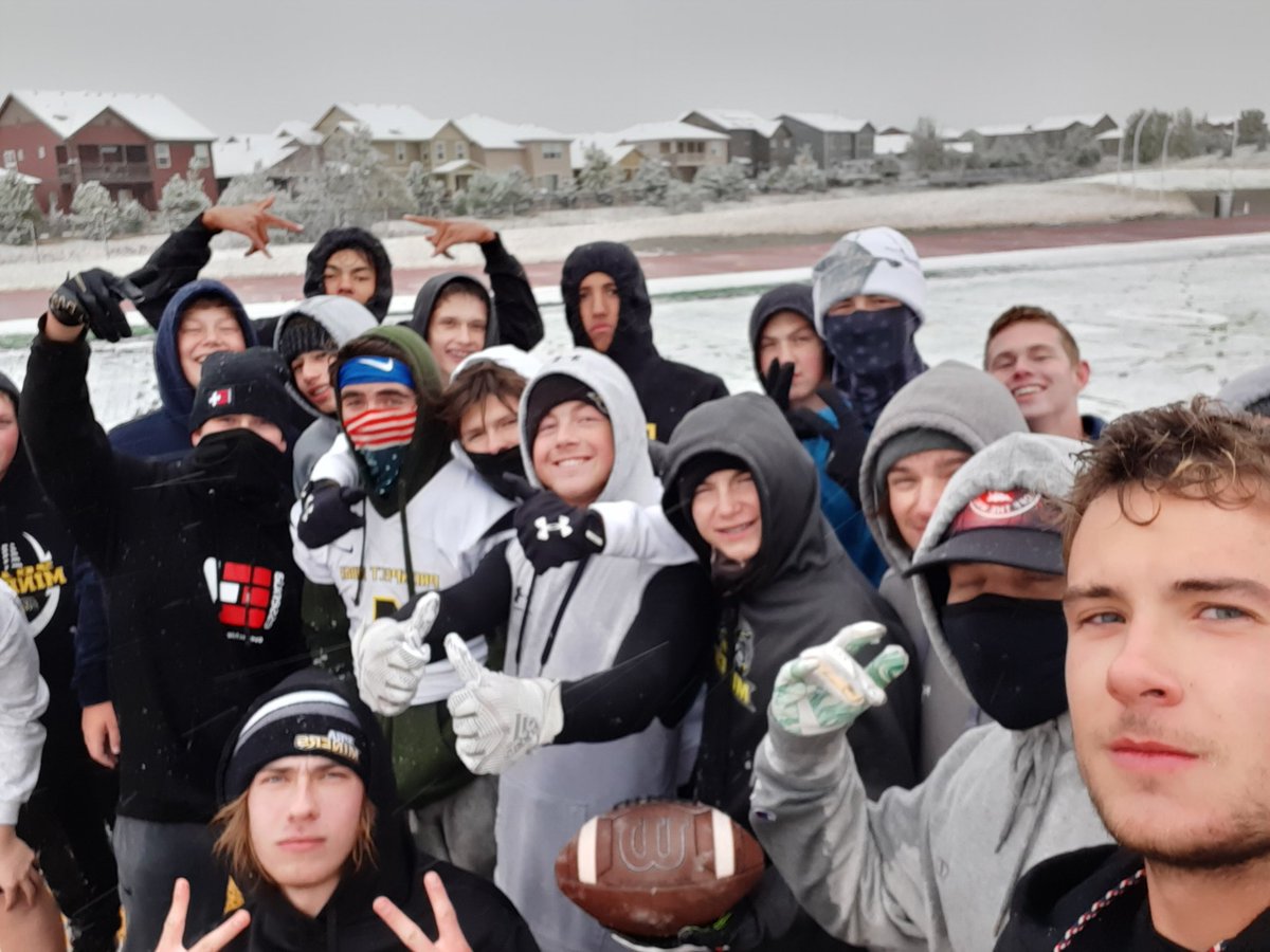 DeklanWilk's tweet photo. Snow ain't stopping us #Grinding https://t.co/WoN3ufYF8L
