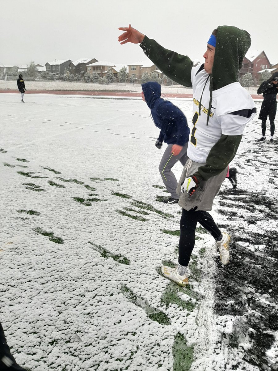 DeklanWilk's tweet photo. Snow ain't stopping us #Grinding https://t.co/WoN3ufYF8L
