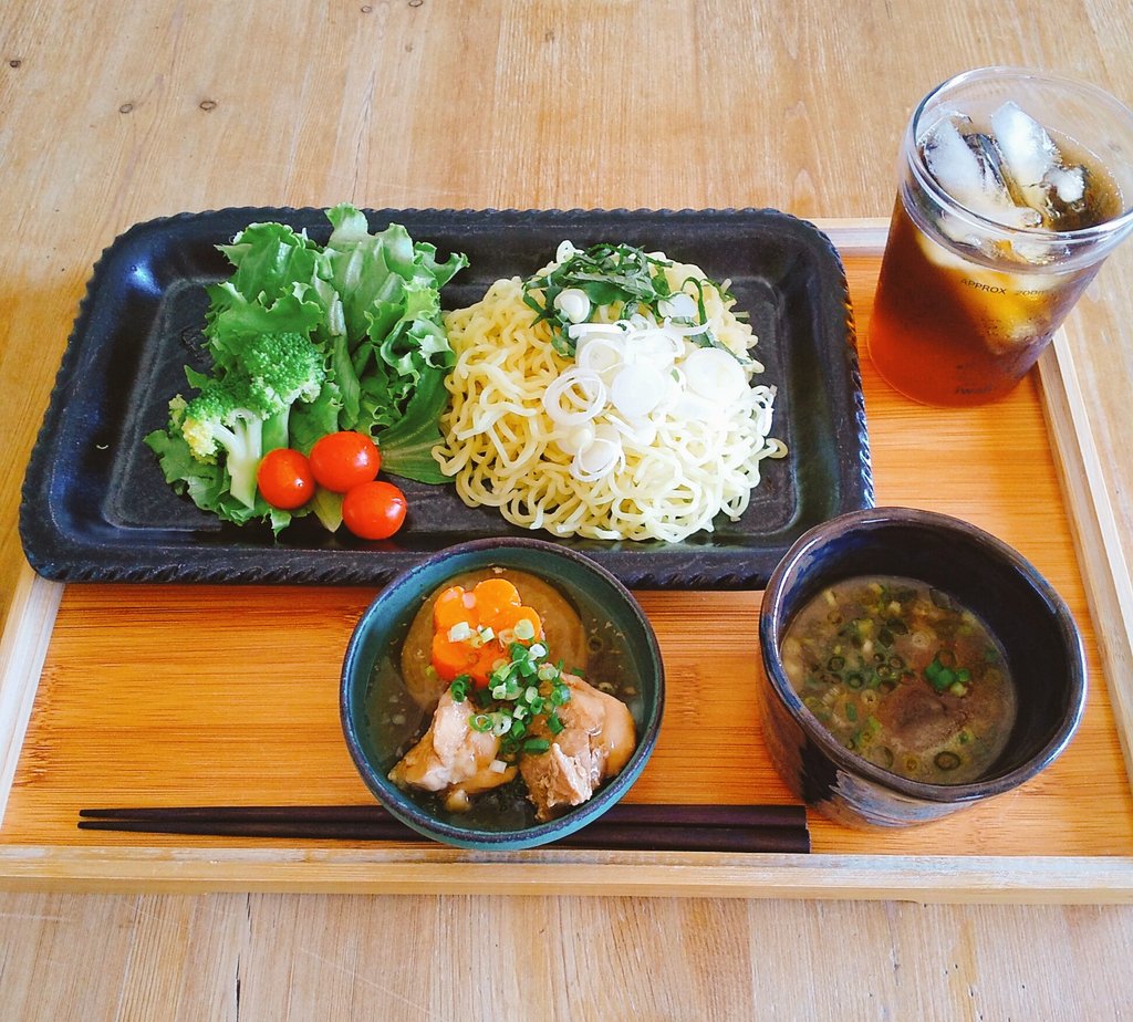 多すぎて使い道に困っていたこの業務用ラーメンスープ がやっつけでちゃんぽん作ってくれたのだが こいつが想定を遥かに超えてうまかった いやほんと まじで ちゃんぽん専用 確定 アリアケジャパン 行列自慢 新 九州豚骨ラーメン 1 8l ツイレポ 多すぎて使い道に困っていたこの業務用ラーメンスープ がやっつけでちゃんぽん作ってくれたのだが こいつが想定を遥かに超えてうまかった いやほんと まじで ちゃんぽん専用 確定 アリアケジャパン 行列自慢 新 九州豚骨ラーメン 1 8l ツイレポ
