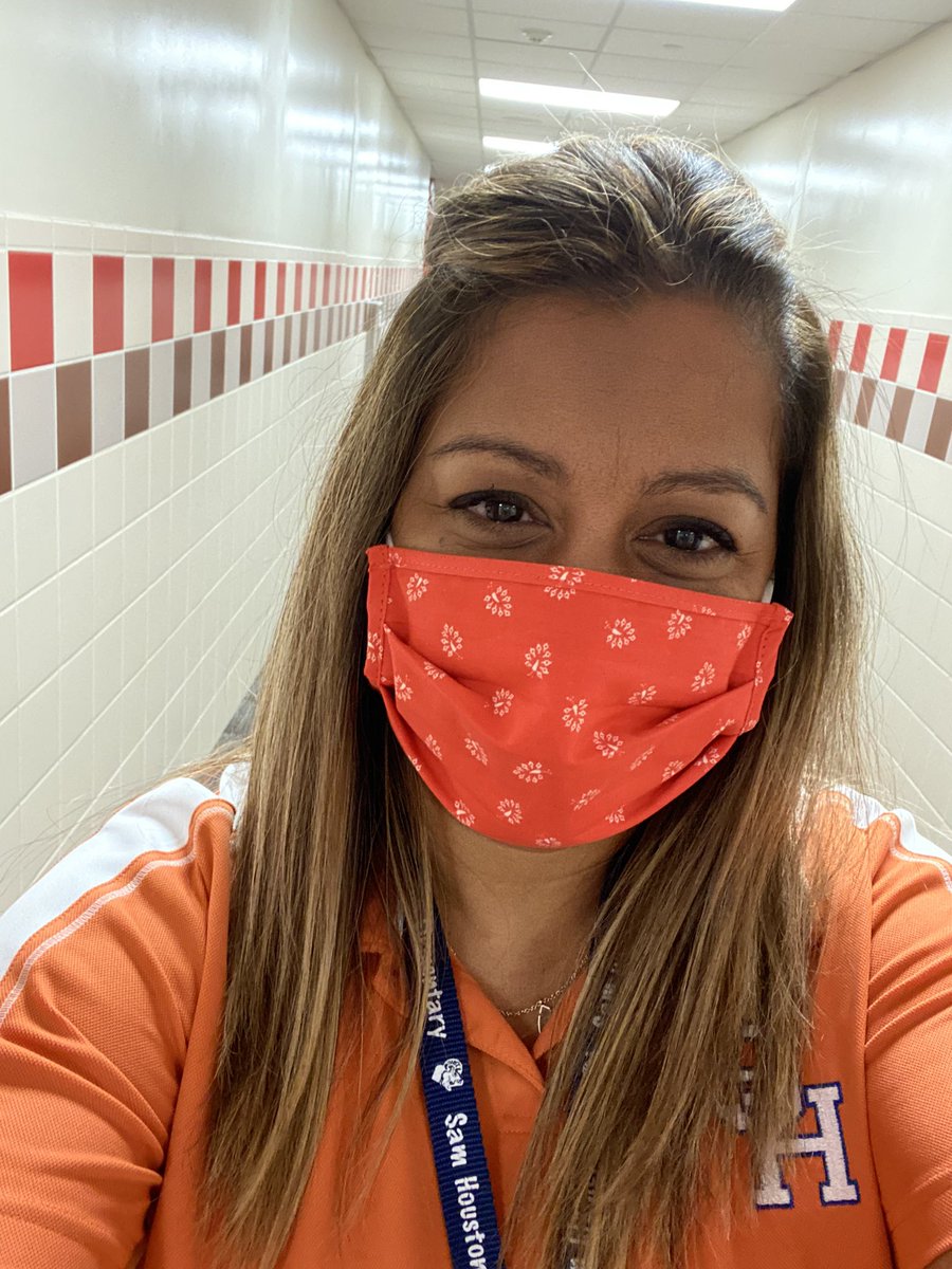 Dr_MMCavazos's tweet photo. First day of school went great! The teachers rolled the day out like a champ! 💪🏼 Got a visit from our new Superintendent and ended the day with a virtual faculty briefing on our day including 1st day shout outs, glows, grows and announcements. #DayOne #SamShines #BTS20 https://t.co/WwayoXP0QA