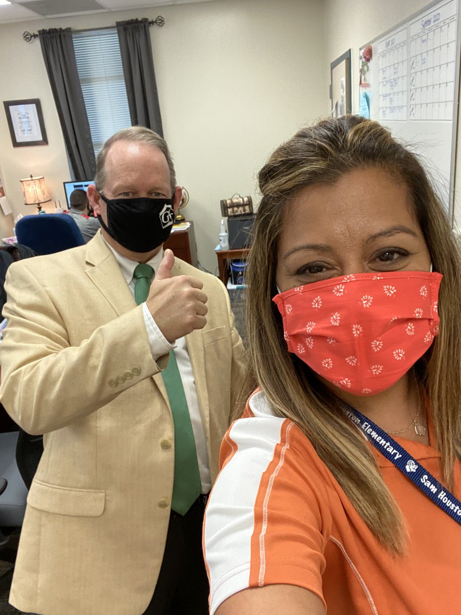 Dr_MMCavazos's tweet photo. First day of school went great! The teachers rolled the day out like a champ! 💪🏼 Got a visit from our new Superintendent and ended the day with a virtual faculty briefing on our day including 1st day shout outs, glows, grows and announcements. #DayOne #SamShines #BTS20 https://t.co/WwayoXP0QA