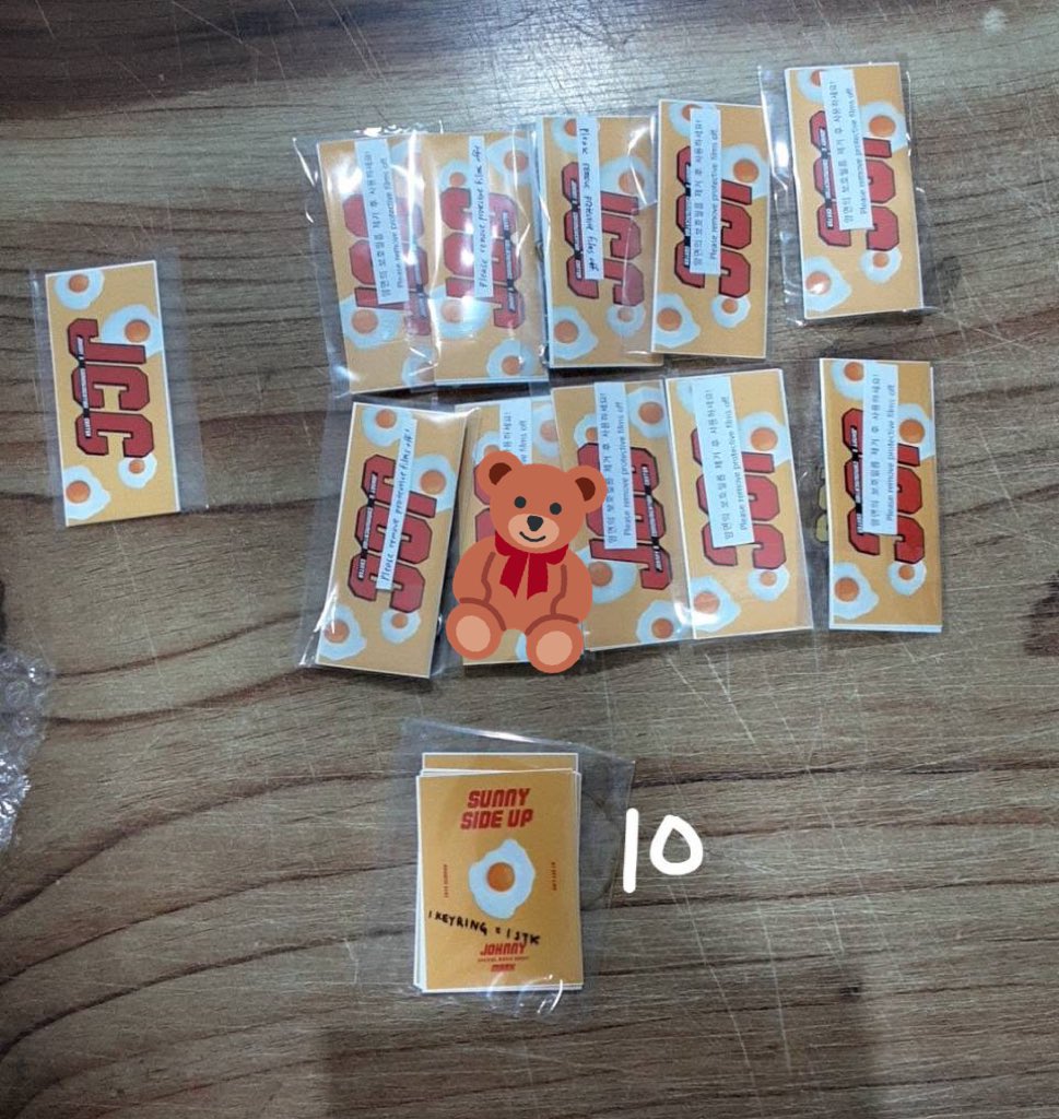mrjohnsuhh's tweet photo. Hologram standee/Cup sleeve/ตุ๊กตา/Sunny-sideup ของน่าจะเข้าไทยแล้วนะคะ รอชิปปิ้งเคลียร์ภาษีอีกทีค่ะ ถ้าของถึงเราแล้วเดี๋ยวแจ้งนะคะ🙏🏻 https://t.co/0Ql2q6kw1r