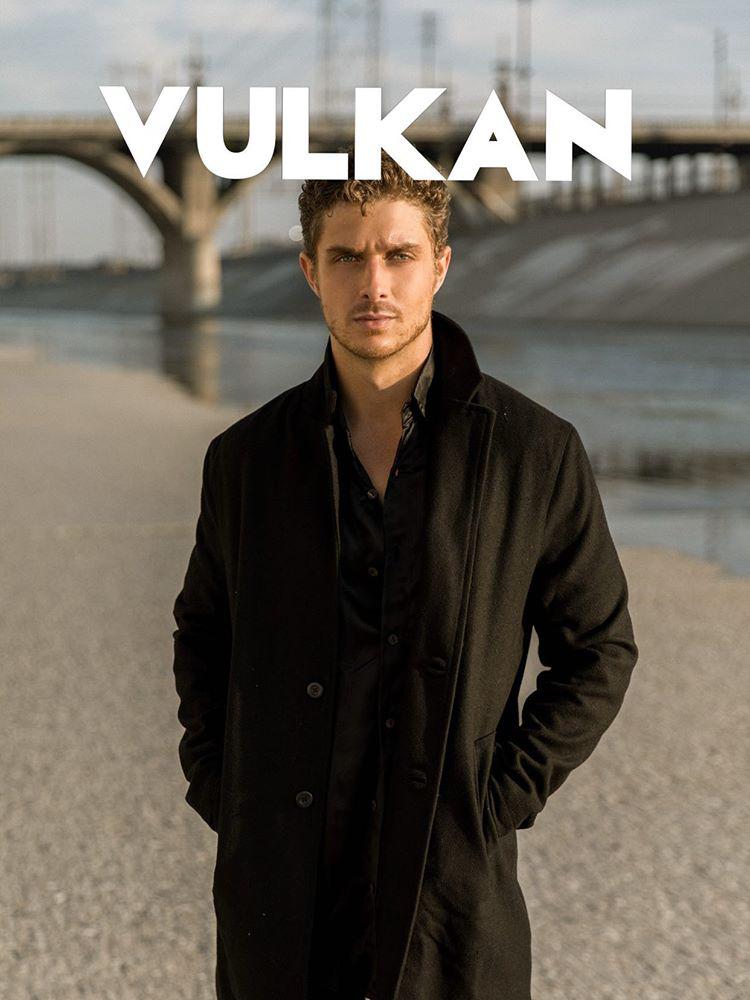 CoraArisai's tweet photo. @VulkanMagazine please follow me @Alex_Cubis #Vulkanmag https://t.co/ysCbh79nws