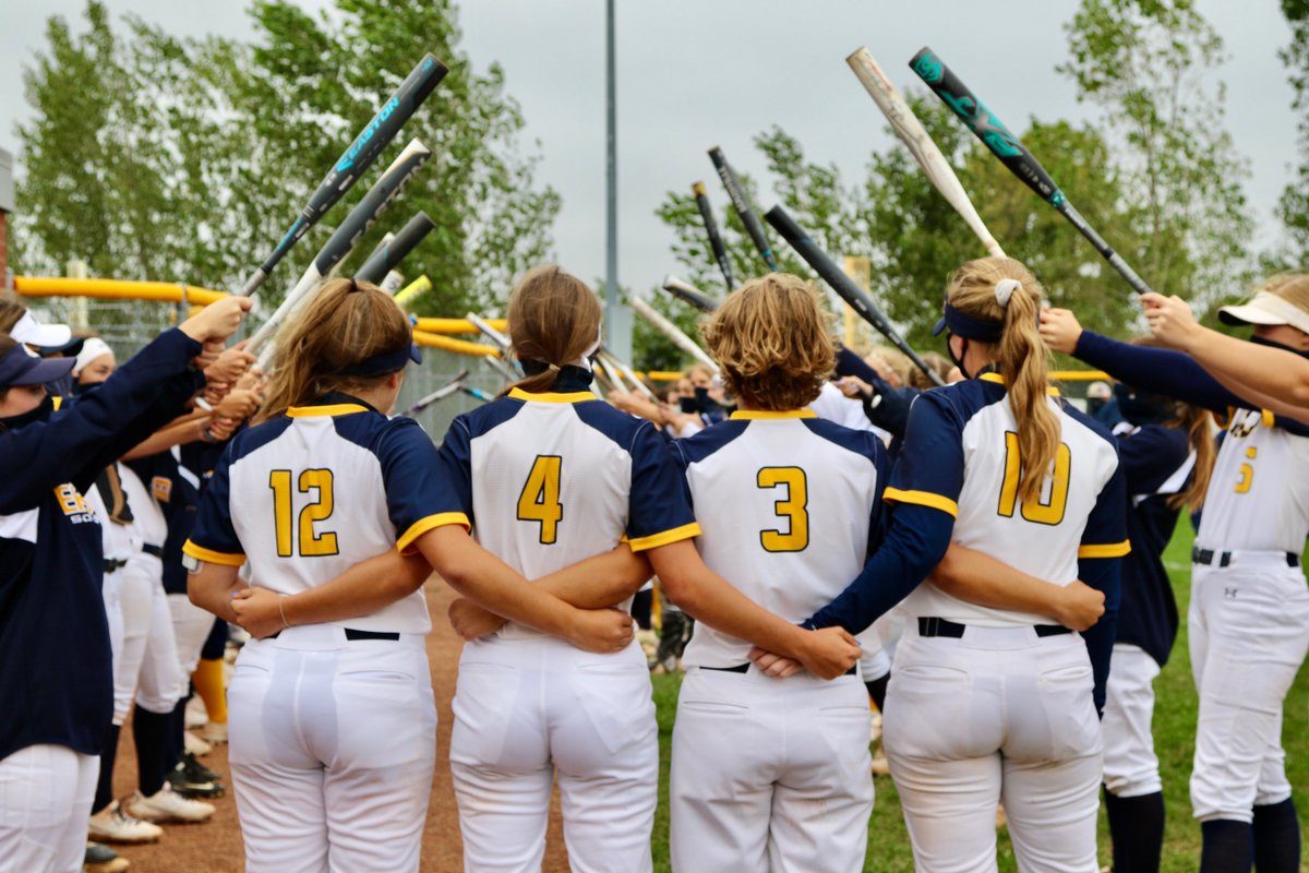 LNEagleSoftball's tweet image. Congrats to our 4 Seniors on a successful Sr. Night. Looking forward to a healthy, safe &amp;amp; long season!!!