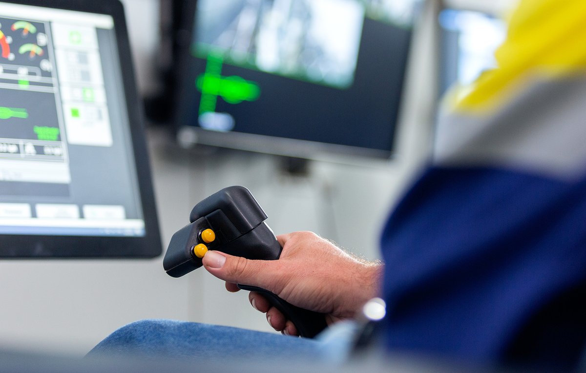 NationalGroupAU's tweet image. A closer look at Wolff Mining&apos;s Semi-Autonomous Tractor System (SATS) Technology, where one operator can control up to four dozers from a control room. For more info about SATS go to bit.ly/3hR47Ls #AutonomousMining #MiningNews