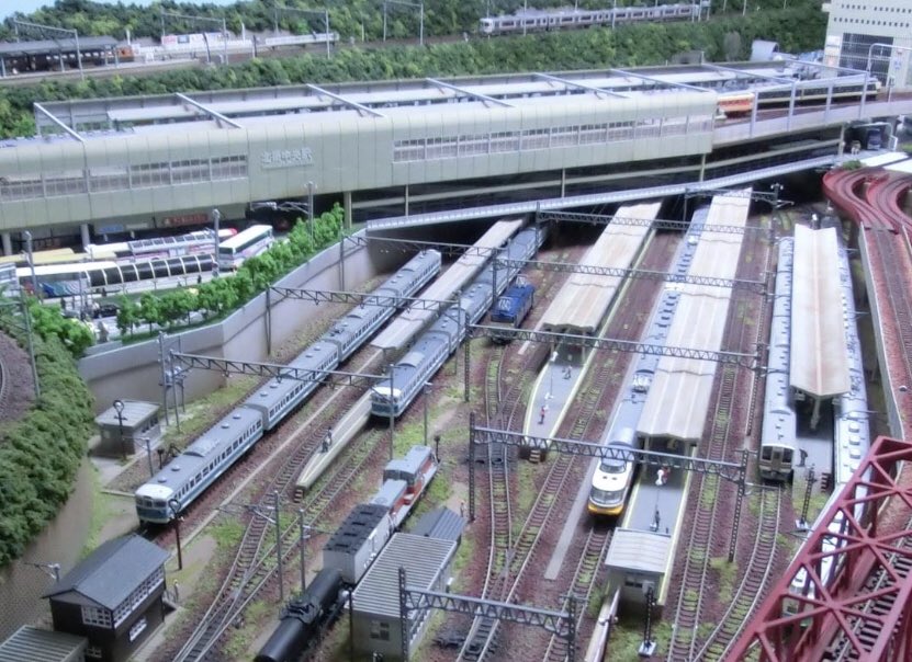 Nゲージ鉄道模型 風景再現付き mqdefault.jpg