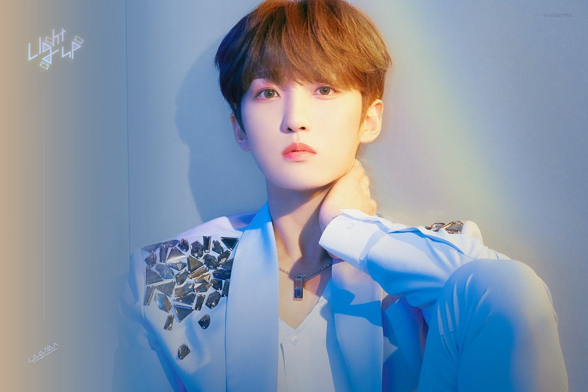 mhp0910's tweet photo. 𝙧𝙚𝙩𝙤𝙪𝙘𝙝 𝙫𝙚𝙧.
UP10TION [Light UP] SPECTRUM PHOTO Ⅱ 200924

#업텐션 #UP10TION #Light_UP
#선율 #SUNYOUL https://t.co/9BBOzwp7rR