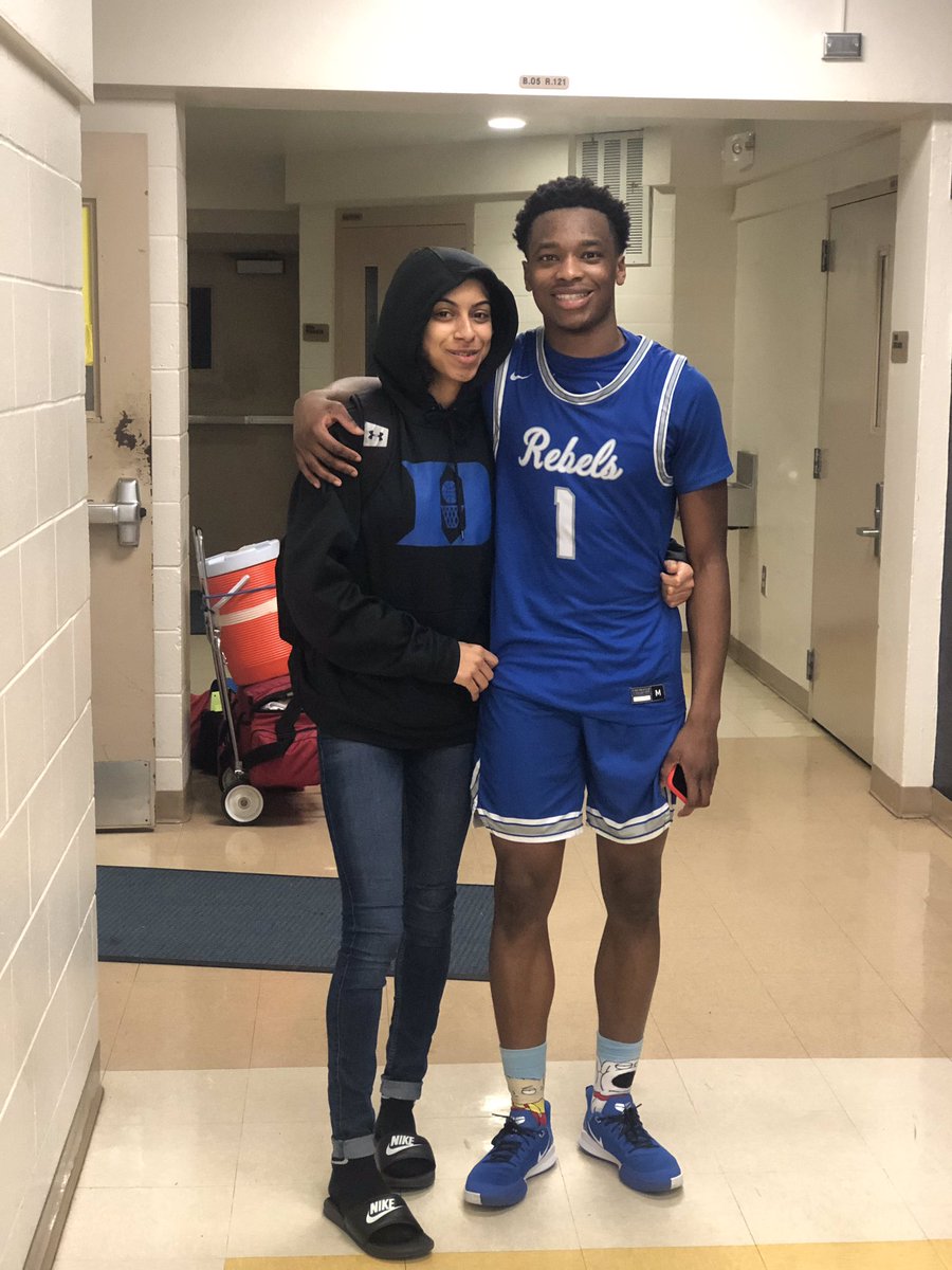 MonroeFernand's tweet photo. #1 Supporter🤍🥺, she doing big things in college now I miss you and I know your going to be great keep working @BallardJada25 https://t.co/ckOCJVVP8q