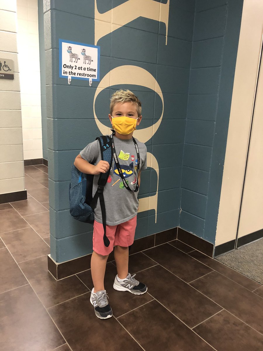 CJMitchell86's tweet photo. Official 1st day of 1st and 3rd grade 2020!  We love our school! ❤️ 🦓 #KleinFirstDay #DualLanguage #ZwinkFamily #ZebraShield #PeteTheCat #ItsAllGroovy #PandemicOfPositivity https://t.co/0scZKyjWnW