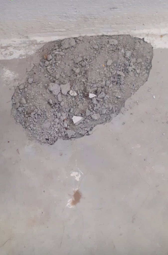 karen_pradeep's tweet photo. @KTRTRS sir kondapochamma lo submerge aina vallaki kattina R&amp;R colony lo nanyatha lopaalu untunnai. illulu pagilipotunnai. and chaala mandhi widows and old age vaallaki illulu sanction cheyaledu. akkada chaala kastallo unnaru. please respond. it’s been 2 days I am tweeting 🙏🏻 https://t.co/kFFLGBrILQ