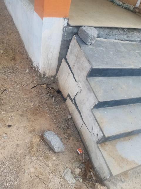 karen_pradeep's tweet photo. @KTRTRS sir kondapochamma lo submerge aina vallaki kattina R&amp;R colony lo nanyatha lopaalu untunnai. illulu pagilipotunnai. and chaala mandhi widows and old age vaallaki illulu sanction cheyaledu. akkada chaala kastallo unnaru. please respond. it’s been 2 days I am tweeting 🙏🏻 https://t.co/kFFLGBrILQ