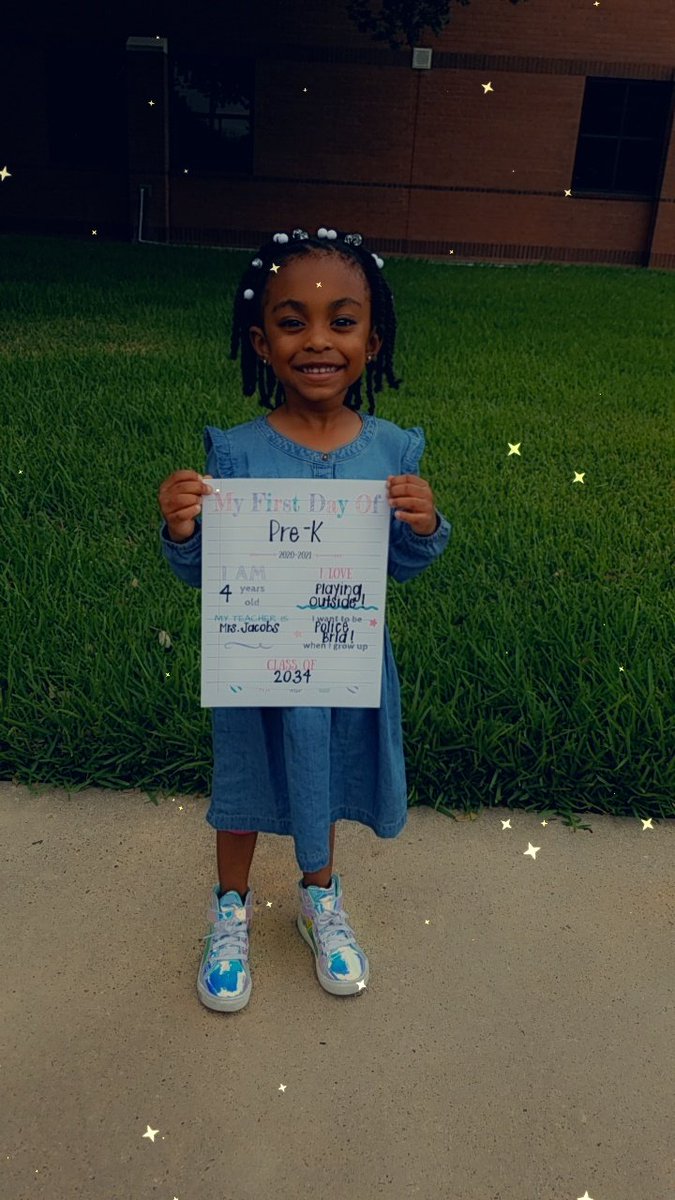 easley_brittney's tweet photo. My daughter started PreK today!!! Im so proud of her and I did NOT cry. 🤣🤣🤣 https://t.co/djpRnCVzKF