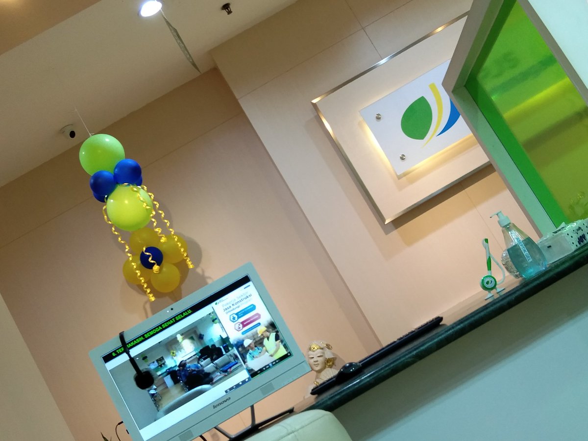 Wuedian pisan inimah, he ke 2,  dtg jam 8 serahin data yg sdh komplit &amp; disuruh tgg karena br mulai &amp; akan dipanggil jam 10 katanya...  *Padahal cuma ada 8 - 10 org yg dtg, so stlh balik jam 10 msh tgg lg 45 mnt and no action, piye Pak <a href="/jokowi/">Joko Widodo</a> <a href="/InfoJamsostek/">Info Jamsostek</a> <a href="/SPJamsostek/">SP Jamsostek</a>