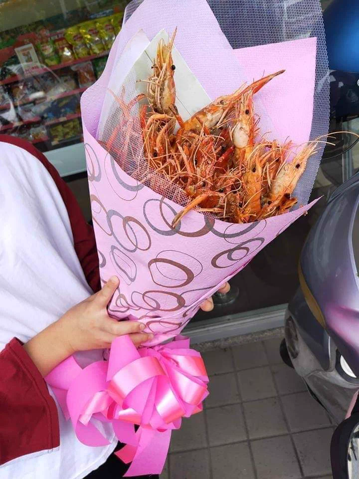 台湾で流行ってるものが衝撃ｗｗ。溢れんばかりの「エビの花束」。