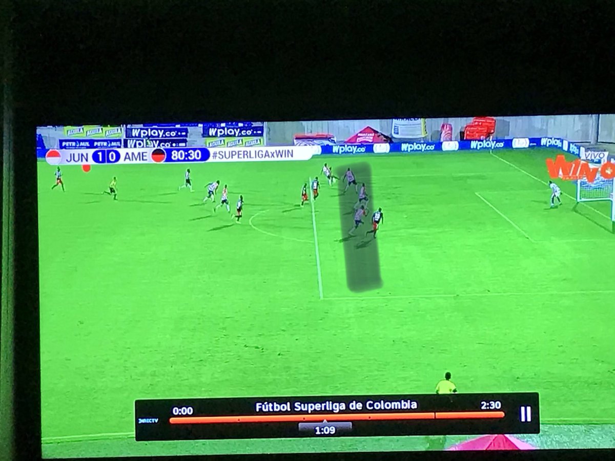 EdoBaena's tweet photo. @elheraldoco @JuniorClubSA @AmericadeCali No hay que justificar pero 10 contra 14 es muy difícil!!! https://t.co/wNWWtcjhIS