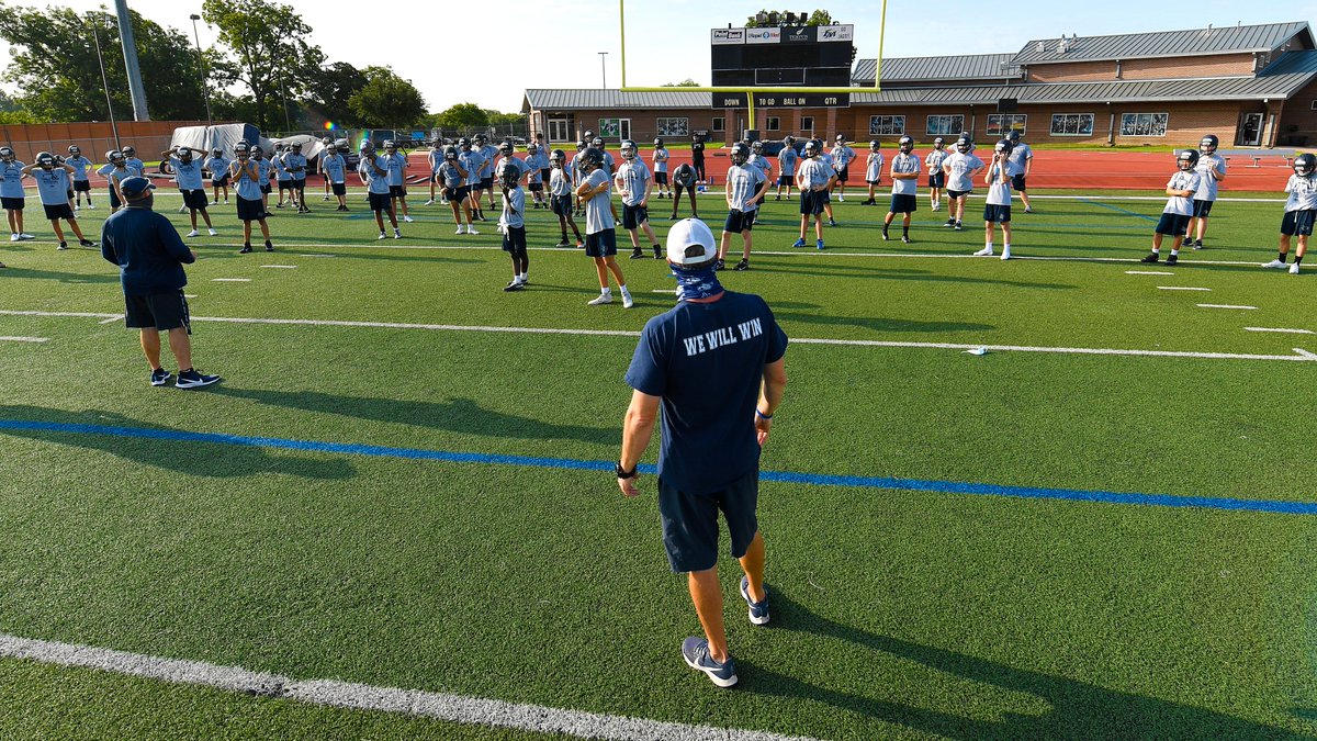 lorenziniphotog's tweet photo. Flower Mound freshman football photos from 9/8/20 practice are posted: https://t.co/DxNRTti9dR https://t.co/wEvUkvDPyE