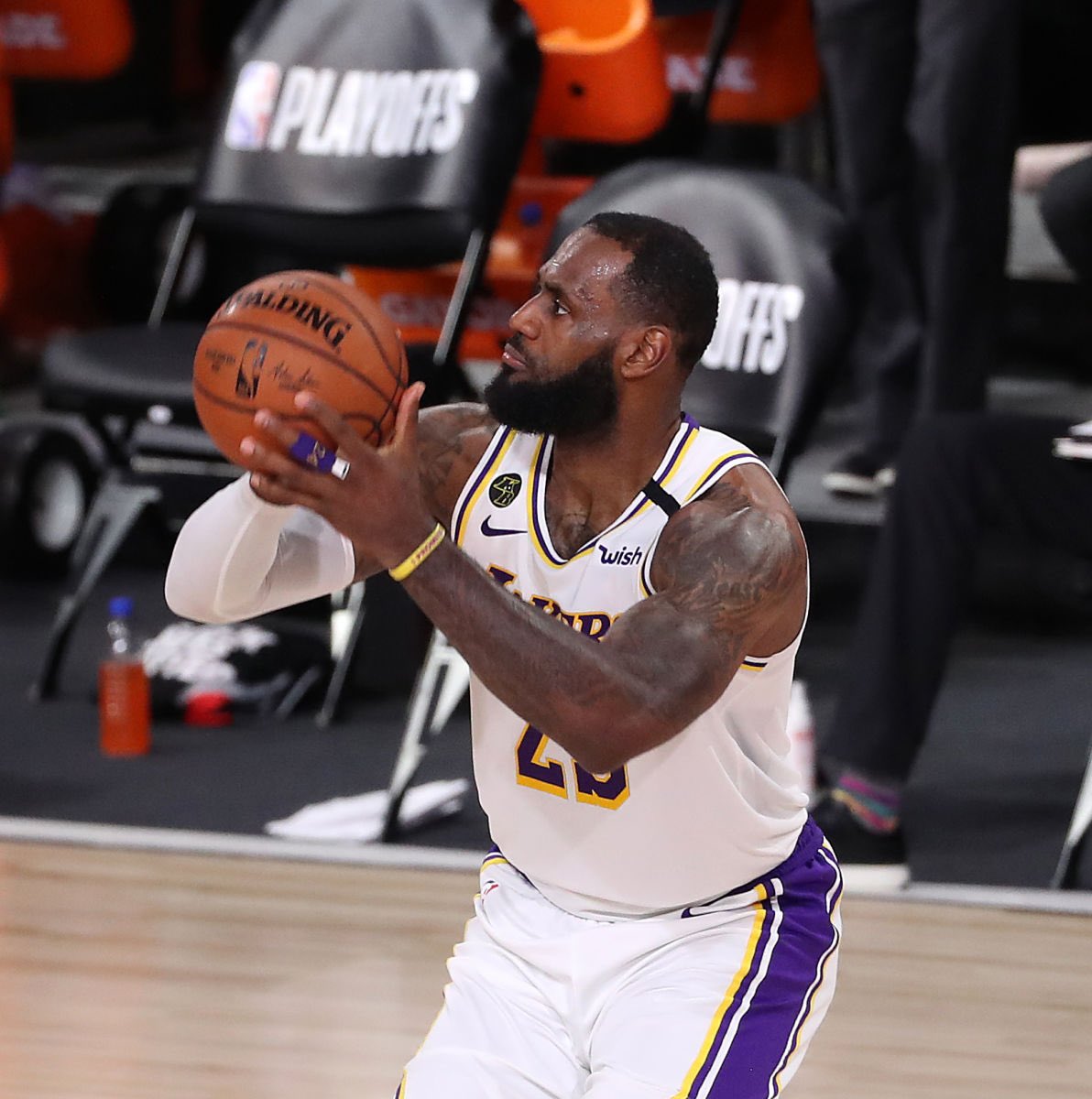 36 points 
7 rebounds 
5 assists 
4 blocks 
57% FG

Most wins in playoff history. Salute to the 👑