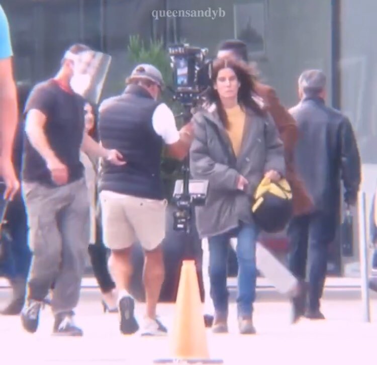 hiSandyBullock's tweet photo. Sandra Bullock shooting for BirdBox 2 ✨ YASSS QUEEN!
Cr: queensandyb (ig)
#sandrabullock #birdbox2 https://t.co/gz6uN4sBYZ