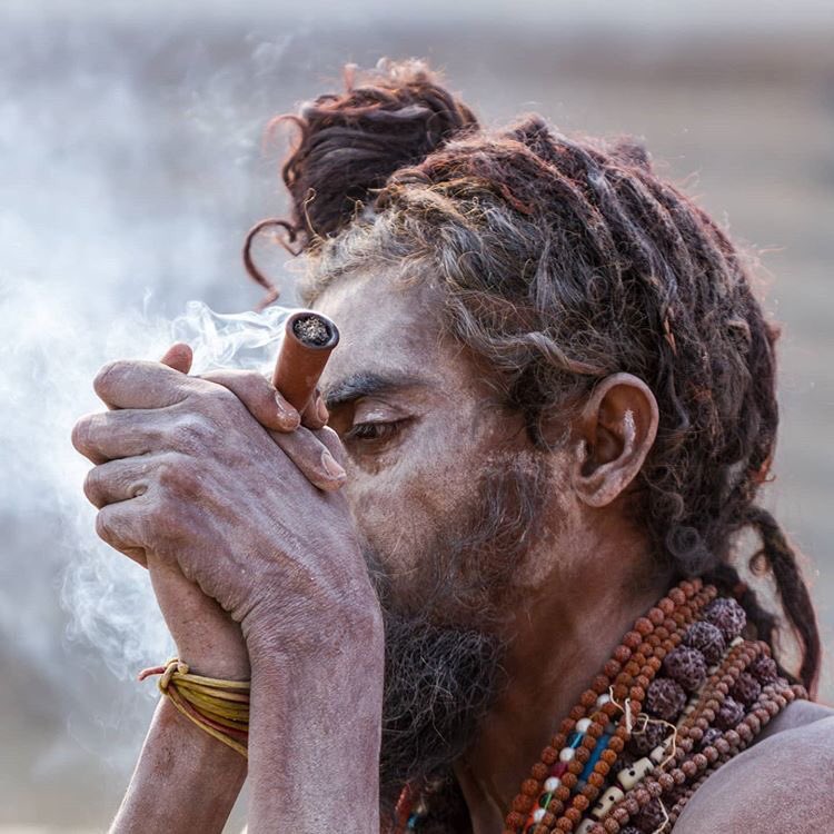 And this  @narcoticsbureau should definitely pique your interest(don’t know photographer, please tag if you know)  #RheaChakraborty  #RheaArrestedForDrugs