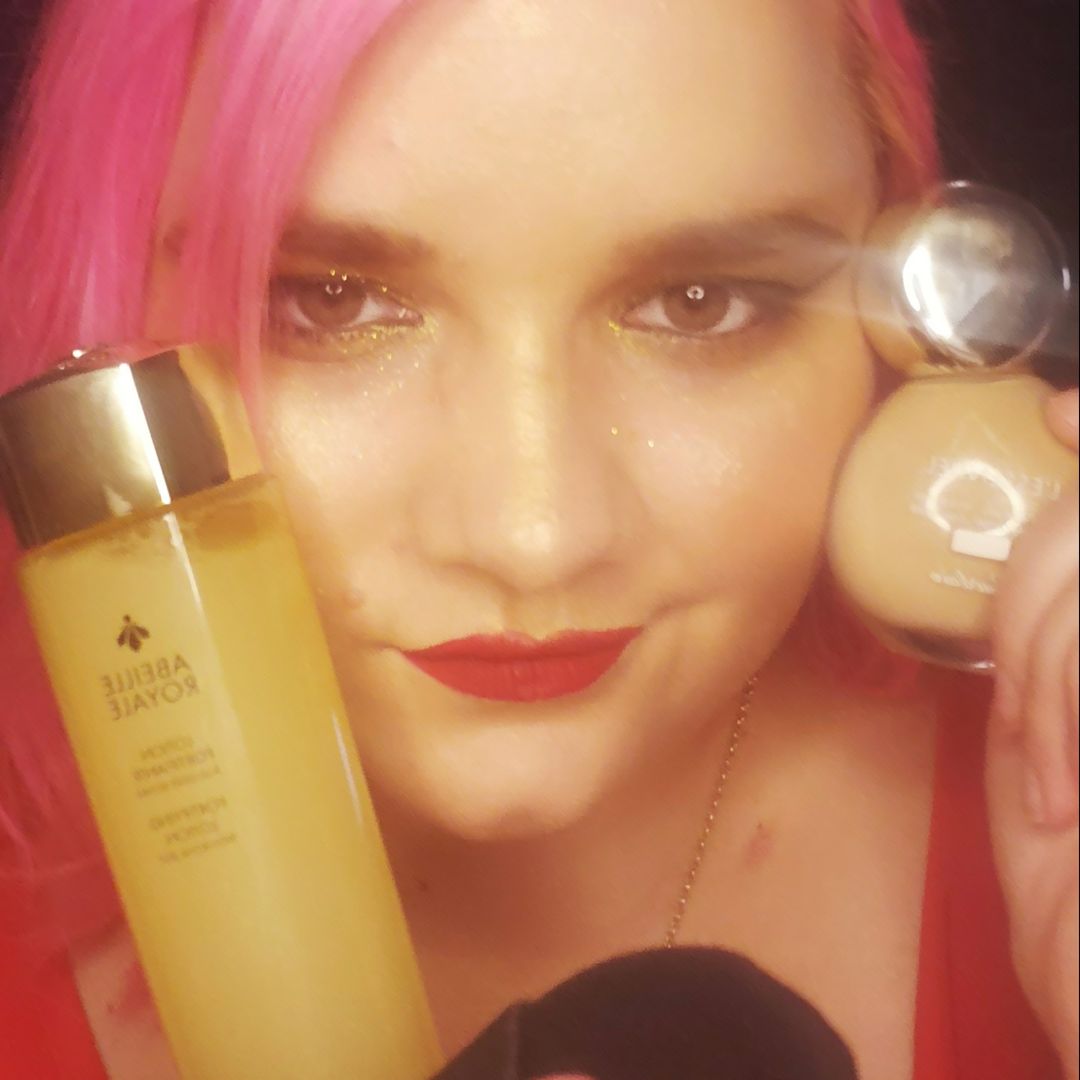 #InTheNameOfBeauty
Just received and tested those products and im in love♡
Good coverage, make de skin so smooth and flawless. influenster.com/deeplink/photo…