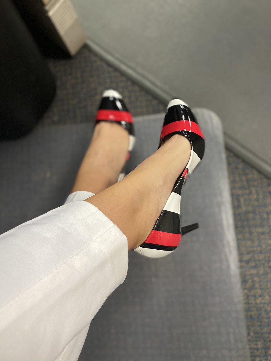 BrookeWagnerTV's tweet photo. Aaahhhh!!!! White after Labor Day!!! #tuesdayshoesday👠 #sorrynotsorry @KOLDNews #shoesdaytuesday @Poshmarkapp https://t.co/56glcIXaAs