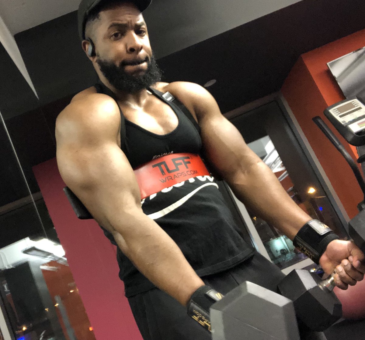 Nupe90x's tweet photo. Still working https://t.co/cmHmROpuN4