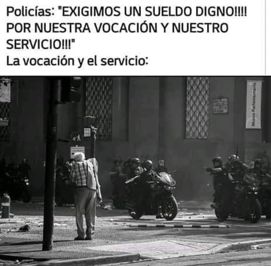 lpsnok's tweet photo. #TodosConAxel
#LasParedesSonNuestras
#NuncaSerePolicia https://t.co/19gBsS7p6U