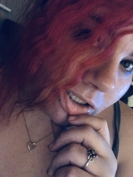 Who wants too use and  abuse me like the good whore I am while my hubby watches how a real man fucks<a href="/tag/sellingcontent"class="tags"><span>#sellingcontent</span></a>