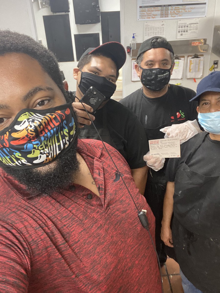 _HotBoiRonald_'s tweet photo. Chivas, Augustine and Jose! Owned the kitchen tonight pushing out picture perfect food. While knocking out sparkle for tonight! Way to go team! #JCJiants #OneTeam @CB24435018 @EricEstrada713 @Valerie13715113 @AshleyYanez17 https://t.co/YSJoPHnT93