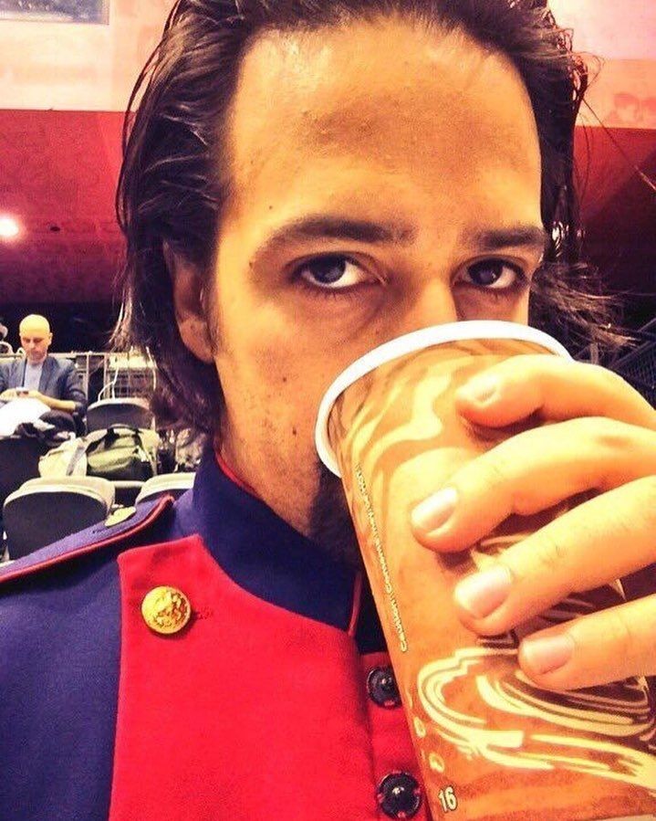 LMMthings_'s tweet image. Lin drinking coffee while making  eye contact