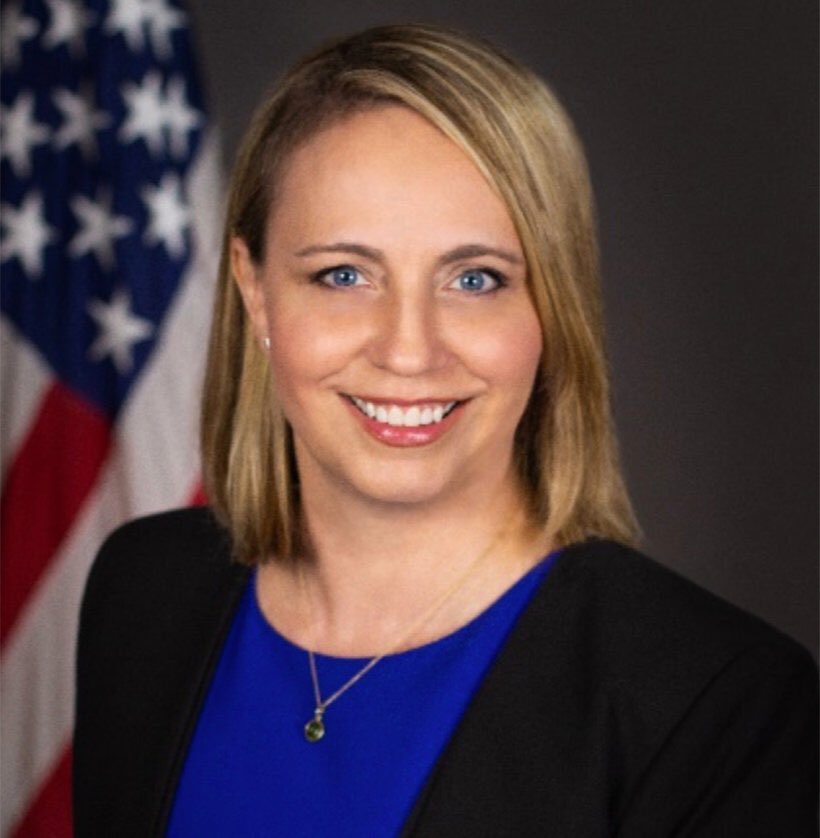 2）Trump Moves to Replace Watchdog Who Identified Critical Medical Shortages