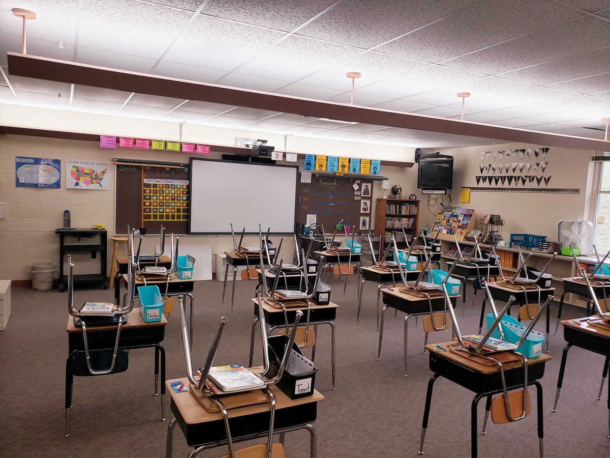 MorseInspired's tweet photo. That's a wrap on the 1st day of teaching amazing 5th graders! #hancockpublicschool #UP #gobulldogs https://t.co/eCxUmqGGQH