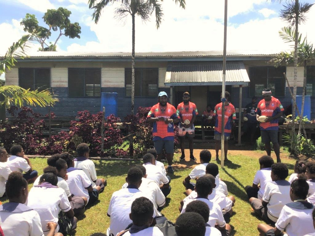 NRLPNG's tweet photo. Great story and images here:
https://t.co/JcAVTtsCxA
#rugbyleague #PNGAustraliaPartnership #VAV #Milo #covidsafe #leaguefor5ive #FSVAC
@AusHCPNG @USEmbassyPOM @PNGEduNews @NRLCommunity https://t.co/EWaNQkl5lb