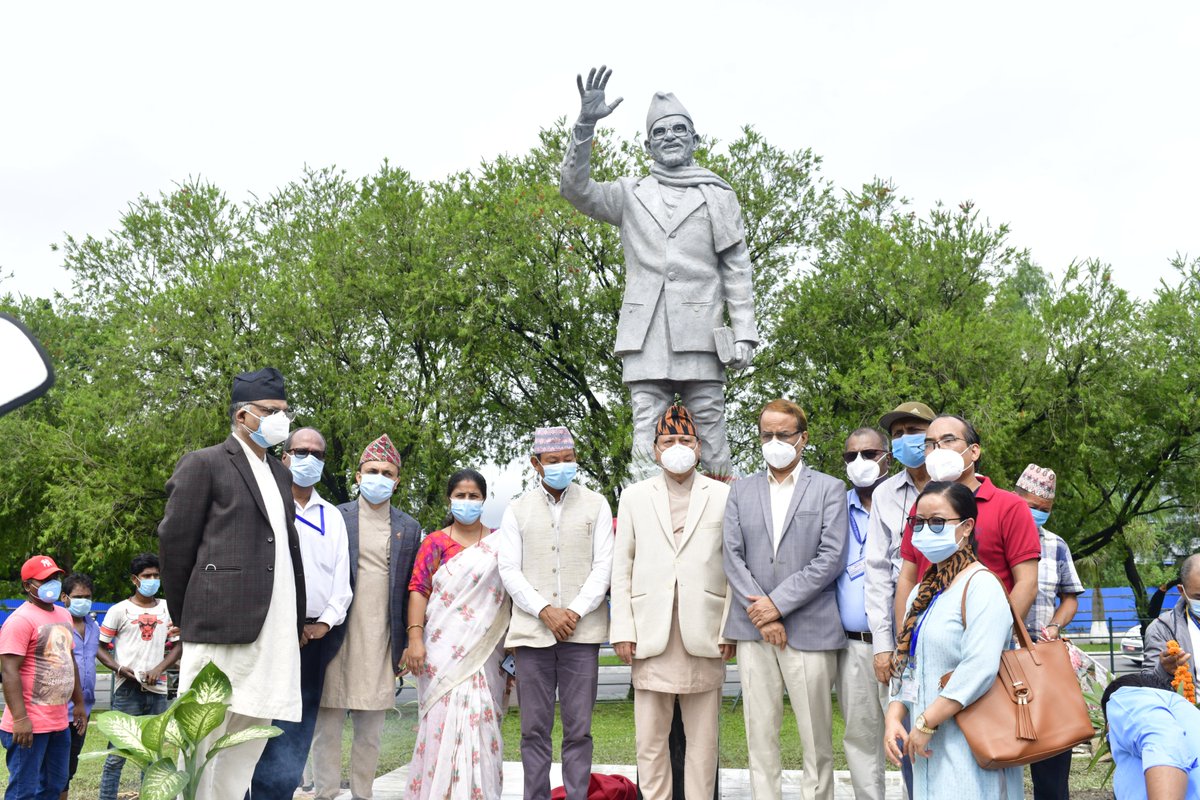 bpkihsofficial's tweet photo. वी. पी. कोइराला स्वास्थ्य विज्ञान प्रतिष्ठानको २७ औं वार्षिकोत्सव प्रतिष्ठान हातामा झन्डोतोलन, वार्षिक प्रतिवेदन सार्वजनिक साथै स्वर्गीय महामानव वी.पी. कोइरालाको पूर्णकदको शालिक अनावरण गर्दै सम्पन्न भएको छ। https://t.co/JKcPcEowxs