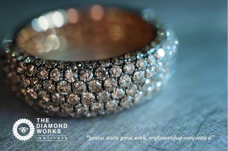 TheDiamondWorks's tweet photo. It is impossible to make your eyes twinkle, if you aren’t feeling twinkly.
#CaughtFeelings #CognacDiamonds #StarryEyed #FullEternity https://t.co/u7h2I19Y99