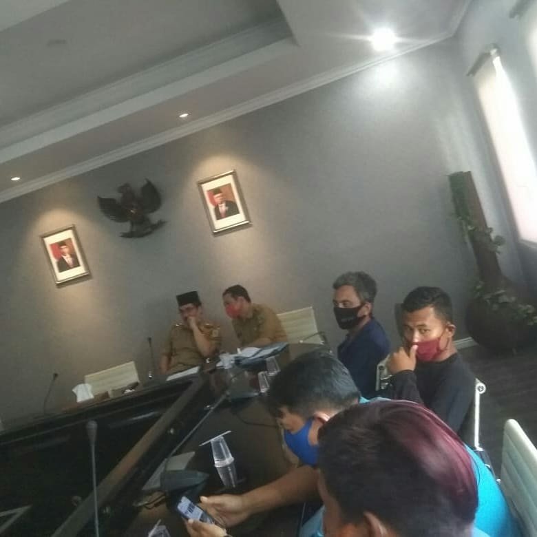 BciSpm's tweet photo. Pt.Beesco Indonesia dam @asics tidak patuh hukum. 
#shameOnyouBeesco
#shameOnyou @asics
#BOYCOTT @asics
#pekerjakankembali37orang
salam✊
BERANI MELAWAN PENINDASAN👊 https://t.co/1lAqC8Q7PE