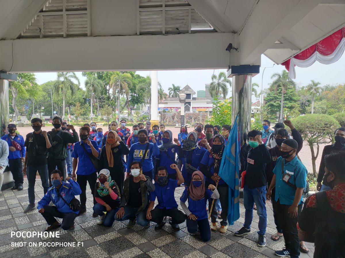 BciSpm's tweet photo. Pt.Beesco Indonesia dam @asics tidak patuh hukum. 
#shameOnyouBeesco
#shameOnyou @asics
#BOYCOTT @asics
#pekerjakankembali37orang
salam✊
BERANI MELAWAN PENINDASAN👊 https://t.co/1lAqC8Q7PE