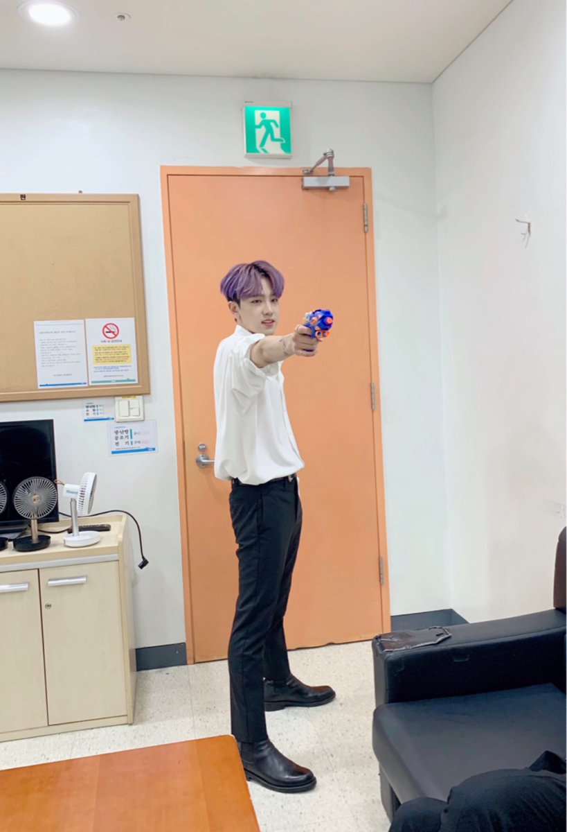 1team_twt's tweet photo. [#1TEAM #제현 #JEHYUN]
루빈이형 뭐해여?🥴 https://t.co/7QdN8FO1Jh